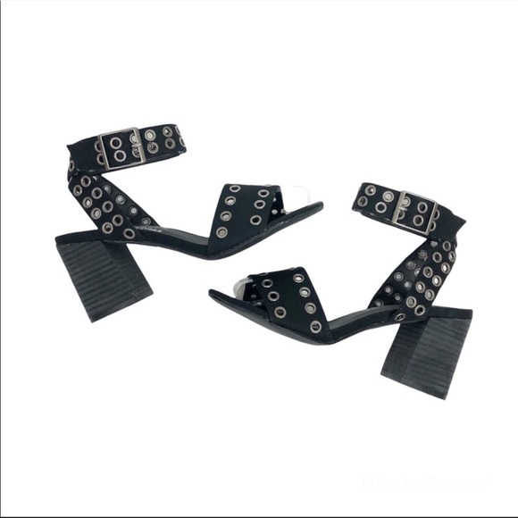 Coconuts by Matisse Demure Stacked Block Heel Sandal Grommets Black Size 6 - Picture 1 of 3